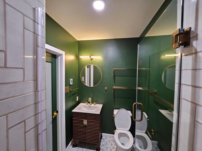 1st Floor Bathroom - 639 N 35th St
