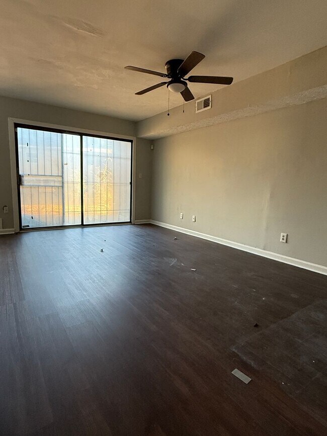 Foto del edificio - Furnished 3-Bedroom Condo in Prime Decatur Location!