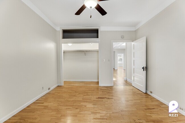 Building Photo - 162 Langton St