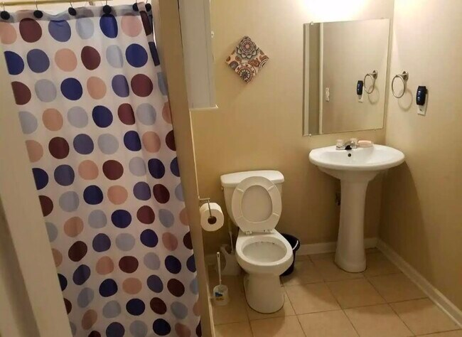 Building Photo - 396 Plantation Rd SW