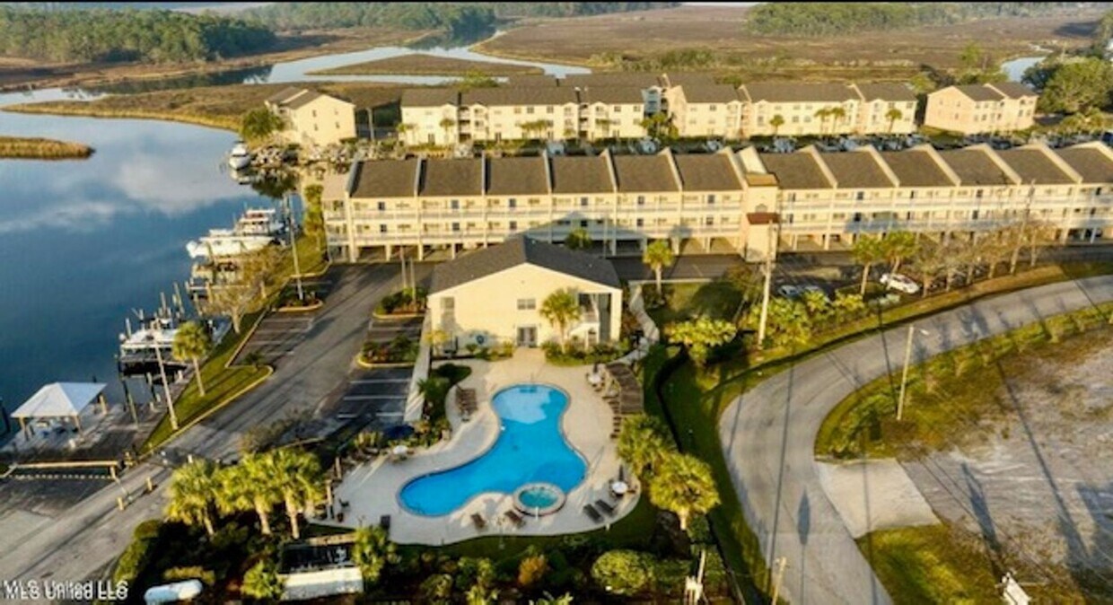Foto principal - Waterfront Fully Furnished Condo!
