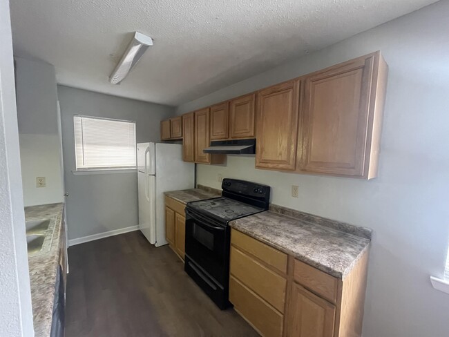 Foto del edificio - 904 Juniper Ave