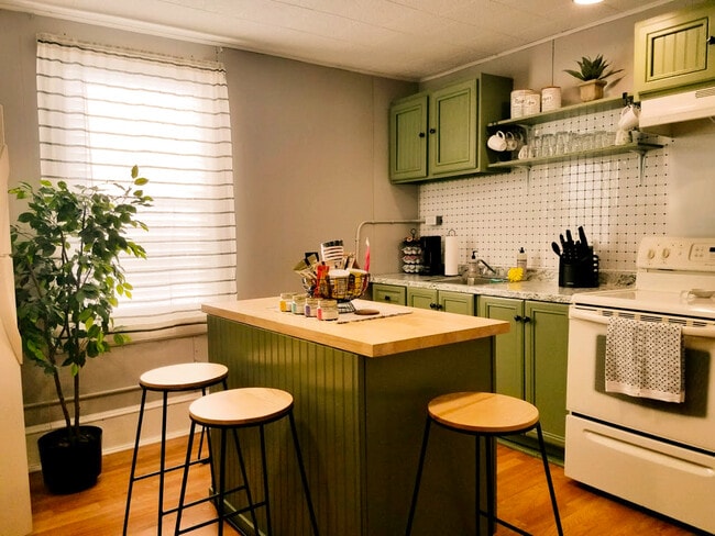 Cocina para comer - 1 E Ridge St