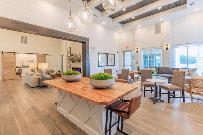 Building Photo - Luxia Rockwall Downes