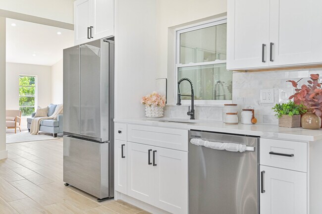 Building Photo - 1716 SE 12th St