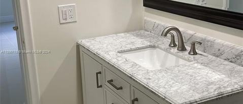 Foto del edificio - 1881 Middle River Dr