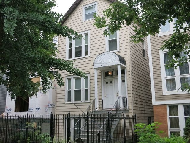 Primary Photo - 1241 W Barry Ave