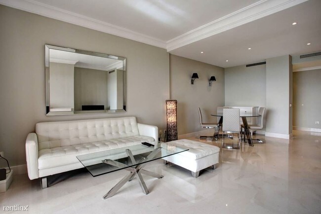 Foto del edificio - 270 Palisades Beach Rd