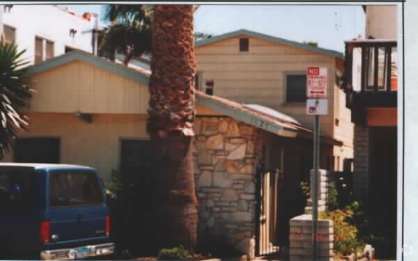 Building Photo - 1827 W Balboa Blvd