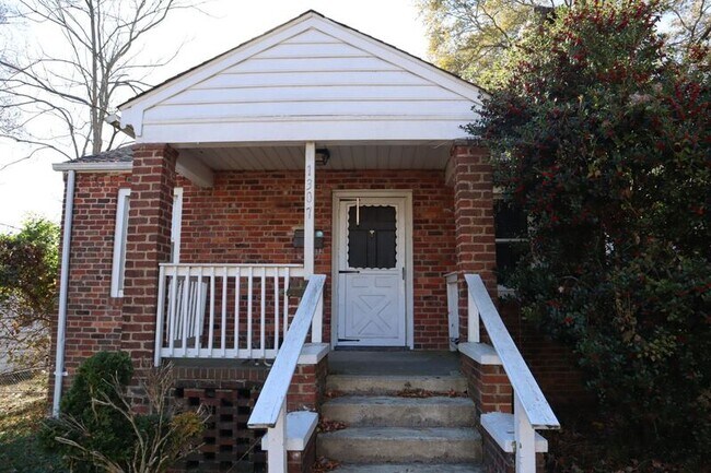 Building Photo - 1307 Mt Erin Dr