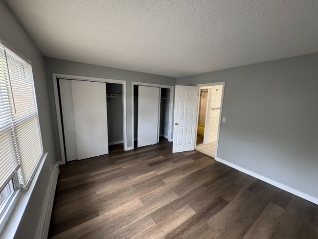 Building Photo - 30 Pergola Ave