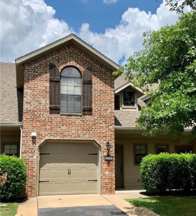 Building Photo - 3510 W Chevaux Dr