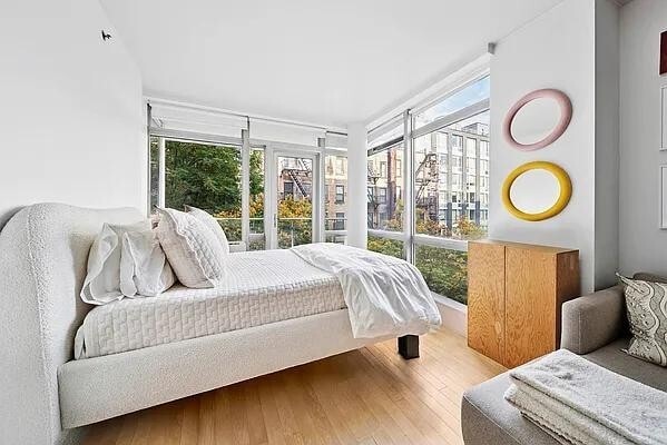 Foto principal - 425 E 13th St