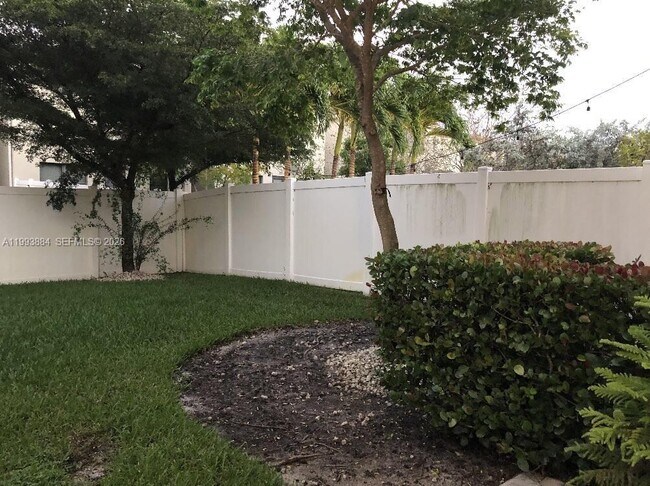 Foto del edificio - 655 NE 193rd St