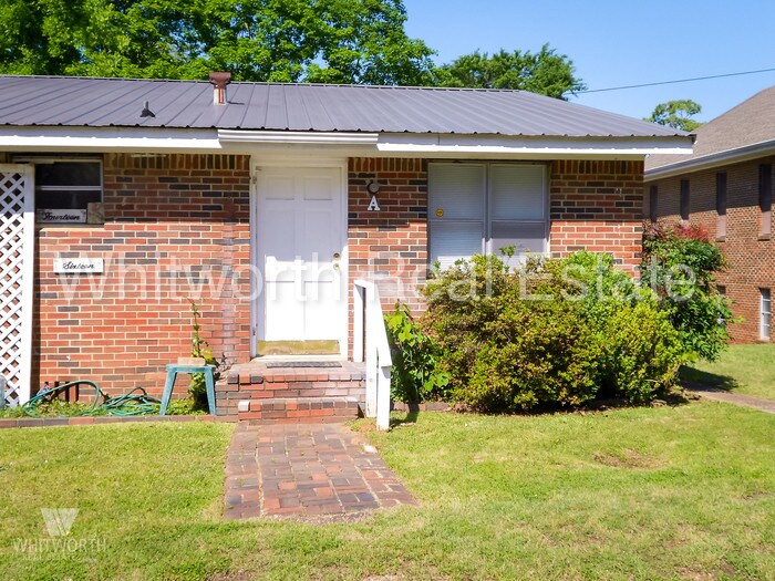 Primary Photo - 1416 39th Ave E