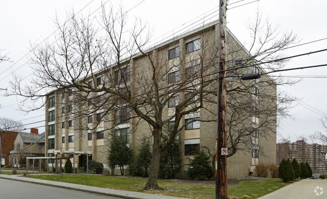 Building Photo - Executive House