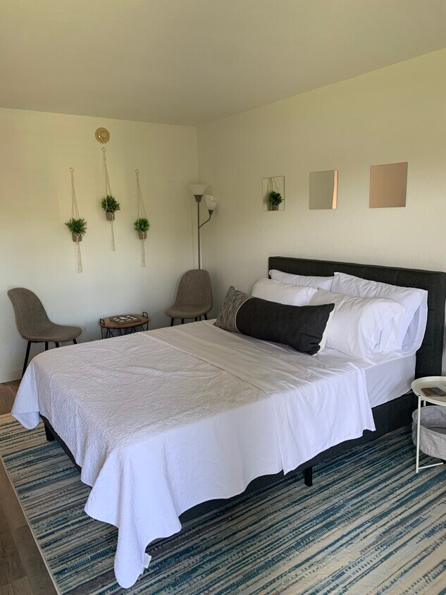 7150 N Tamiami Trl Unit 128, Sarasota, FL 34243 Condo for Rent in