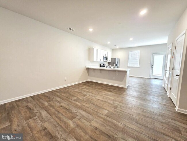 Foto del edificio - 426 Creekbed Cir