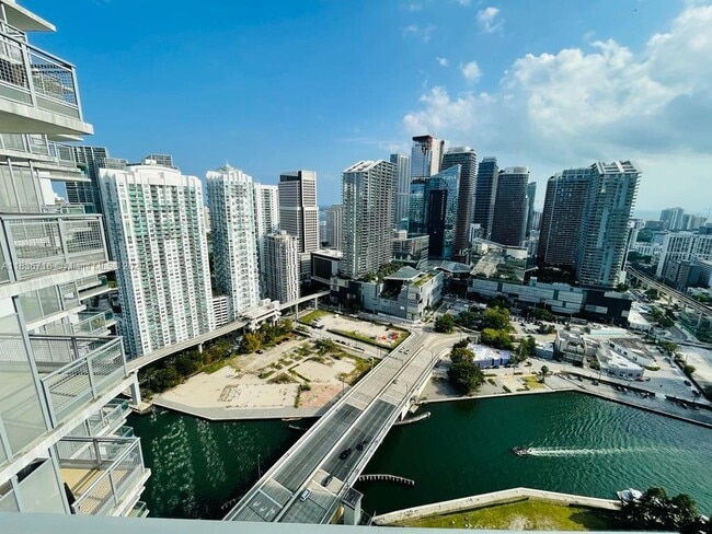 Building Photo - 350 S Miami Ave