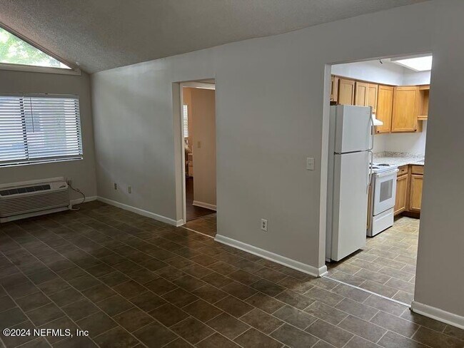 Foto del edificio - 8160 San Jose Manor Dr E