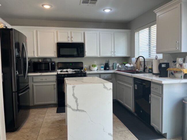 Foto del edificio - 5034 Lime Kiln Ave