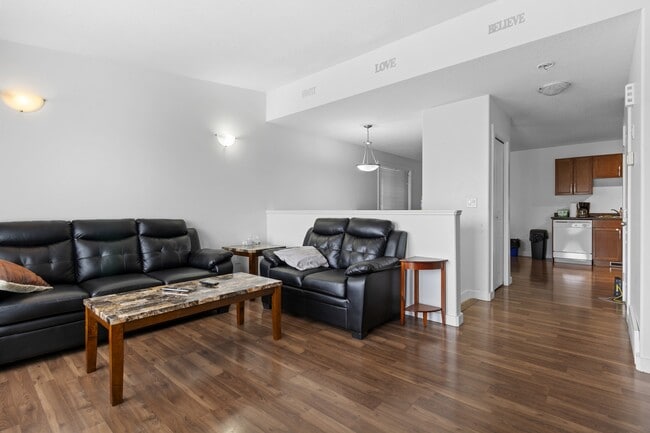 Photo du bâtiment - 9302 93 St