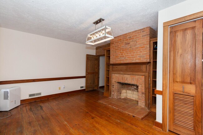 Foto del edificio - 562 Smithfield Ln