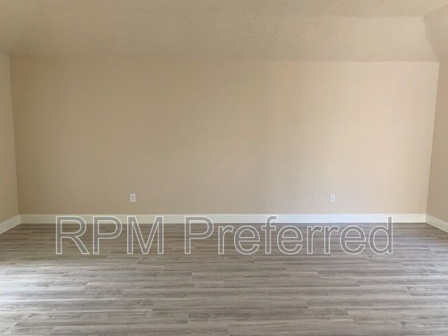 Building Photo - 23126 Pennsgrove Rd