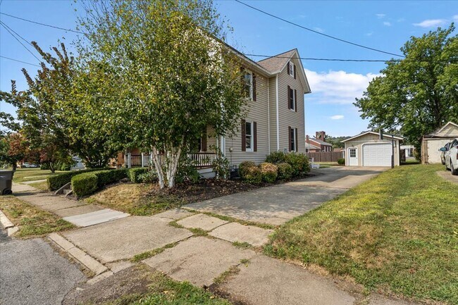 Building Photo - ZELIE House For LEASE