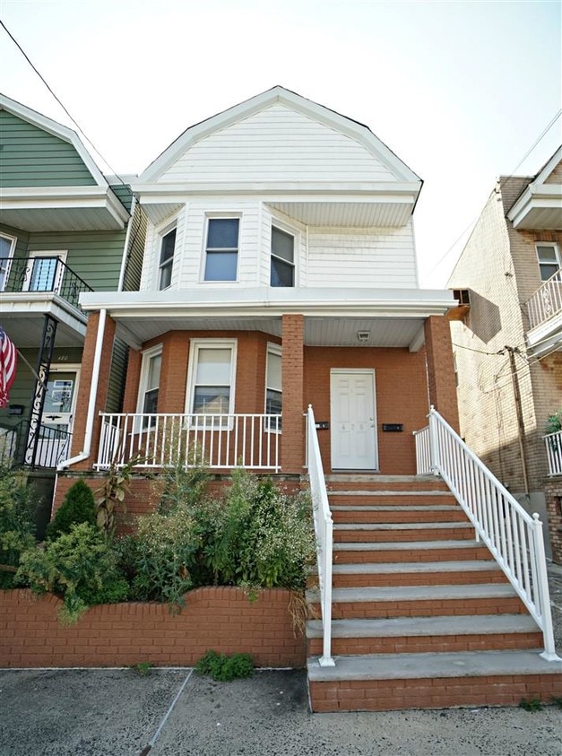 Primary Photo - 478 Avenue A