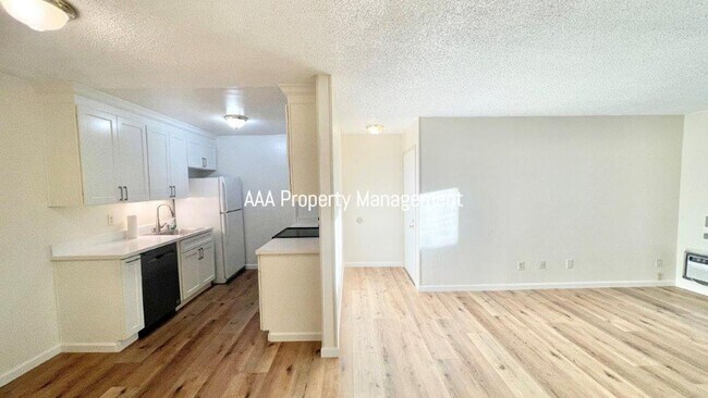 Foto del edificio - Walnut Creek! Beautiful remodeled 1 bedroom 1 bath location near John Muir Hospital and Heather F...