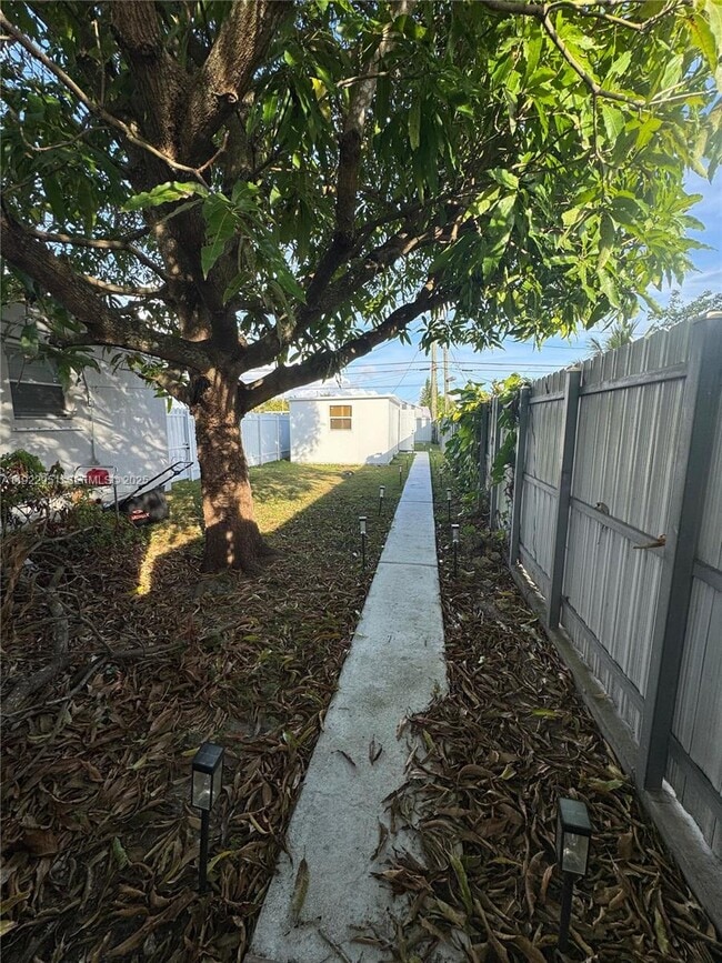 Building Photo - 4341 SW 99th Ct