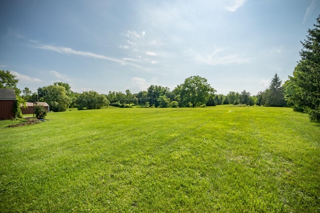 Building Photo - 18485 Ridge Rd