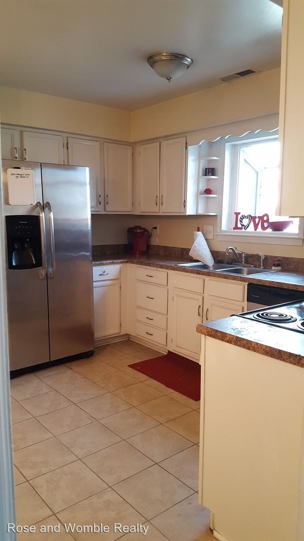 Foto del edificio - 4024 Lombard Dr
