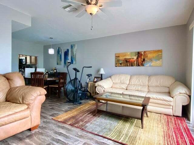 Foto del edificio - 425 N Cypress Dr