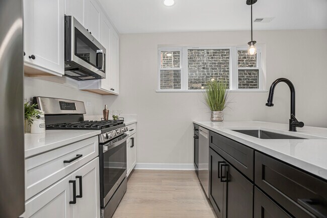 Foto del edificio - 5418 N Winthrop Ave