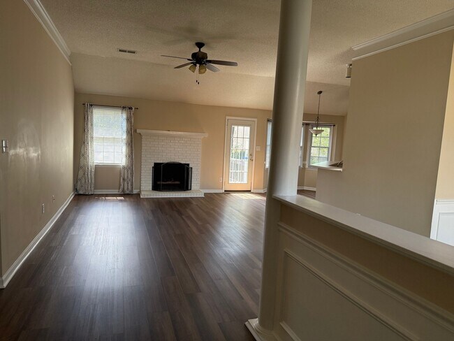 Foto del edificio - 14324 Joseph Clark Rd
