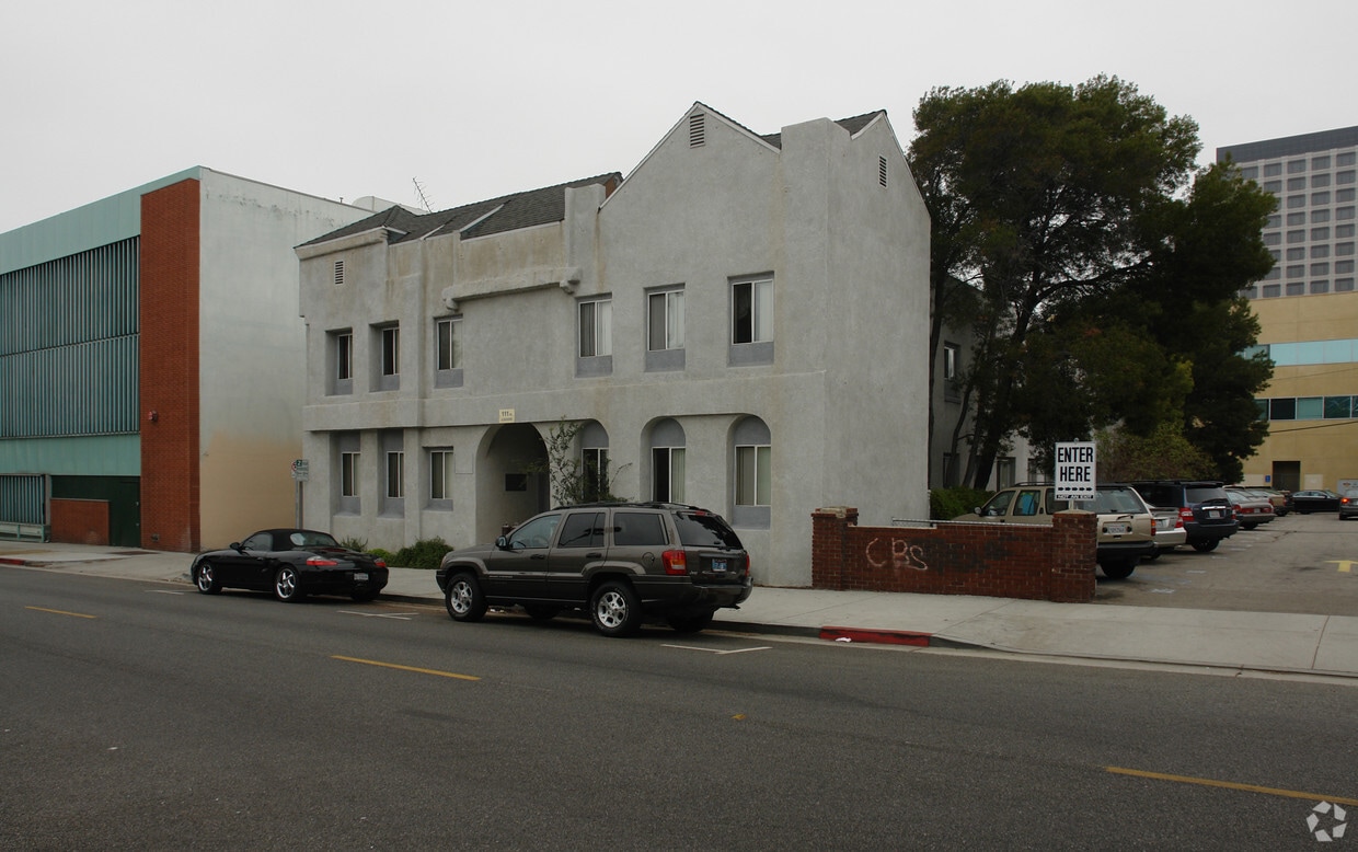 Primary Photo - 111 N Louise St
