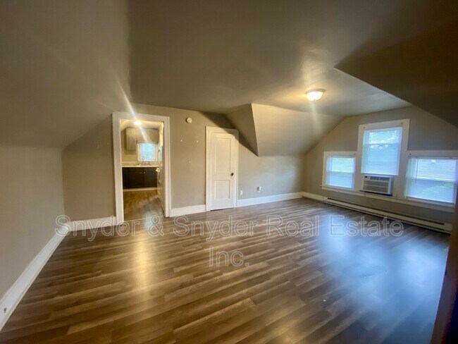Foto del edificio - 438 Crestwood Ave