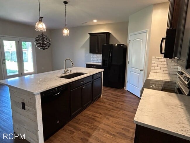 Building Photo - 4 br, 2 bath House - 16556 Camberwell Drive