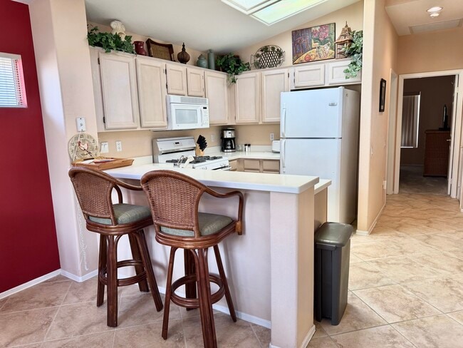 BREAKFAST BAR - 78376 Moongold Rd