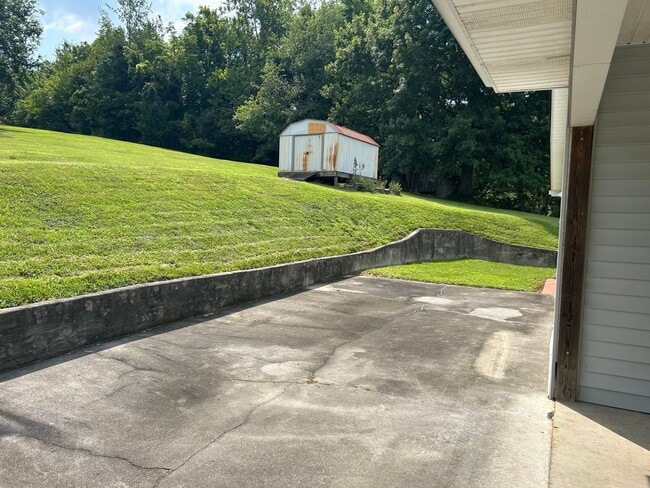 Building Photo - 2 Bedroom, 1 Bath One Level Blountville