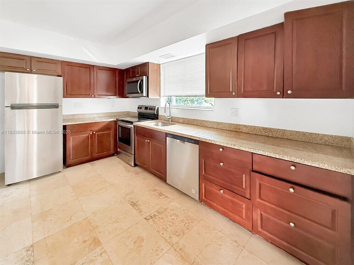 Foto principal - 1316 NE 105th St