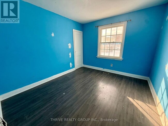 Building Photo - 1203 Dundas St