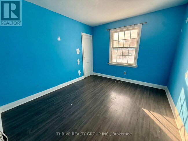 Photo du bâtiment - 1203 Dundas St