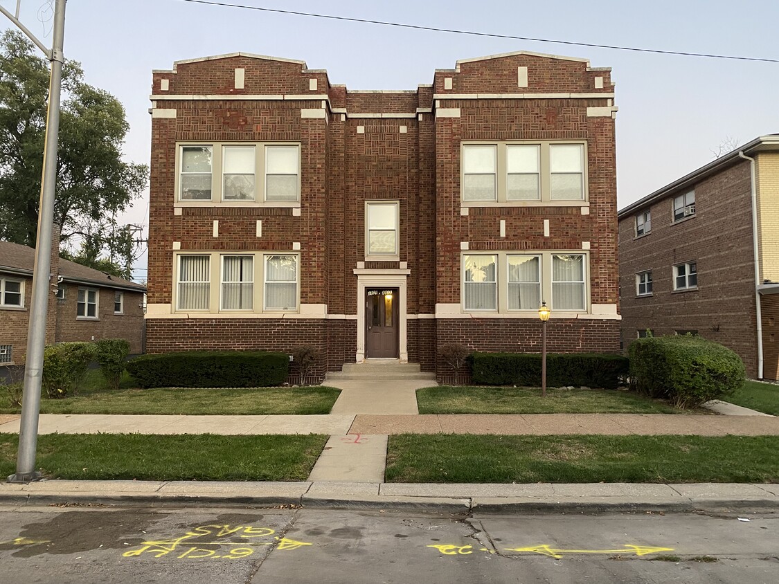 Front of Building - 8811 S Racine Ave