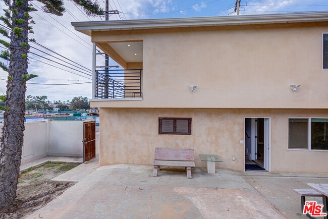 Building Photo - 355 Panama Ave