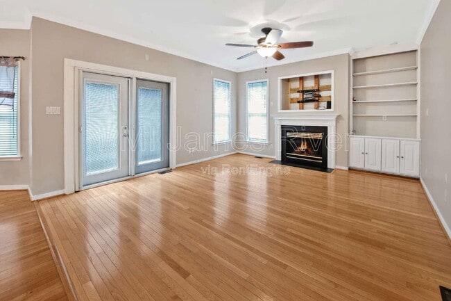 Foto del edificio - 9370 Windsor Shade Dr