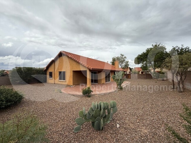 Building Photo - 360 E Streams Edge Pl