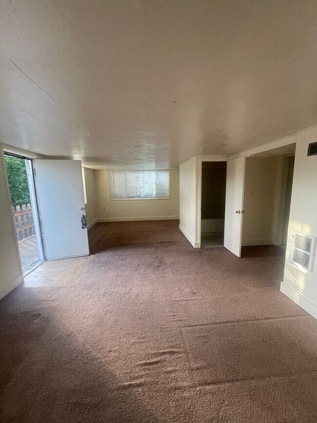 Building Photo - 3414-3418 SE Vineyard Rd Milwaukie, OR 97267